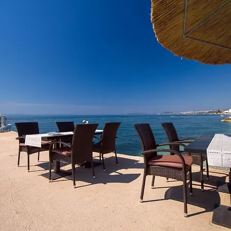 Luxury Lucas With Heated Pool, Whirlpool, Sauna, 14 Pax Villa