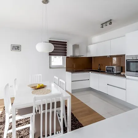 Luxury Lucas With Heated Pool, Whirlpool, Sauna, 14 Pax Villa Podstrana