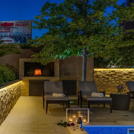 Luxury Lucas With Heated Pool, Whirlpool, Sauna, 14 Pax Podstrana