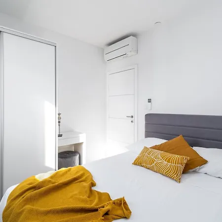 Villa Luxury Lucas With Heated Pool, Whirlpool, Sauna, 14 Pax *