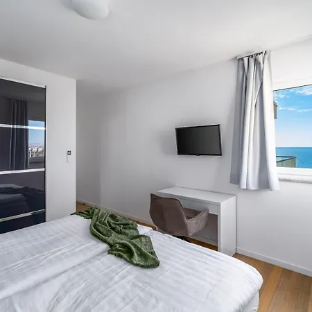 Luxury Lucas With Heated Pool, Whirlpool, Sauna, 14 Pax *