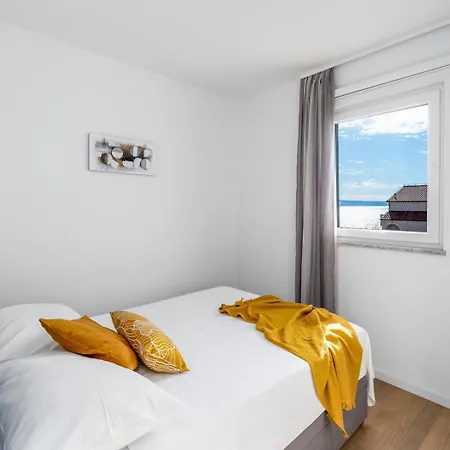 Luxury Lucas With Heated Pool, Whirlpool, Sauna, 14 Pax Villa *