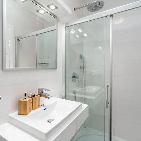Villa Luxury Lucas With Heated Pool, Whirlpool, Sauna, 14 Pax *