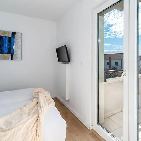 Villa Luxury Lucas With Heated Pool, Whirlpool, Sauna, 14 Pax Podstrana