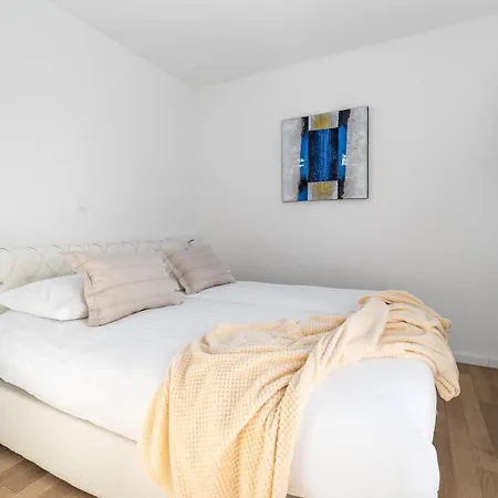 Luxury Lucas With Heated Pool, Whirlpool, Sauna, 14 Pax * Podstrana